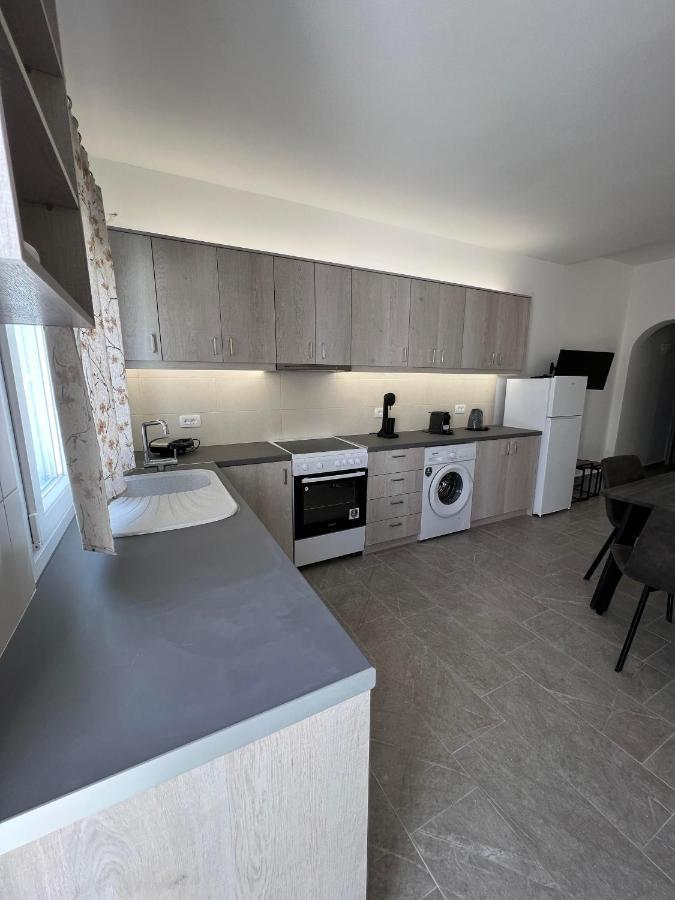 Petit Homme By Andreas Apartment Perissa  Exterior photo